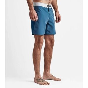NWT Roark Boatman Boardshorts 17” size 38